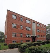 Claremount Court in Hamilton, ON - Building Photo - Building Photo
