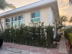 861 SE 22nd Ave in Pompano Beach, FL - Foto de edificio - Building Photo