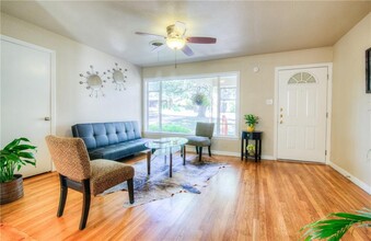 1603 Lightsey Rd in Austin, TX - Building Photo - Building Photo