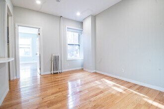 36 Winchester St, Unit 6 in Brookline, MA - Foto de edificio - Building Photo