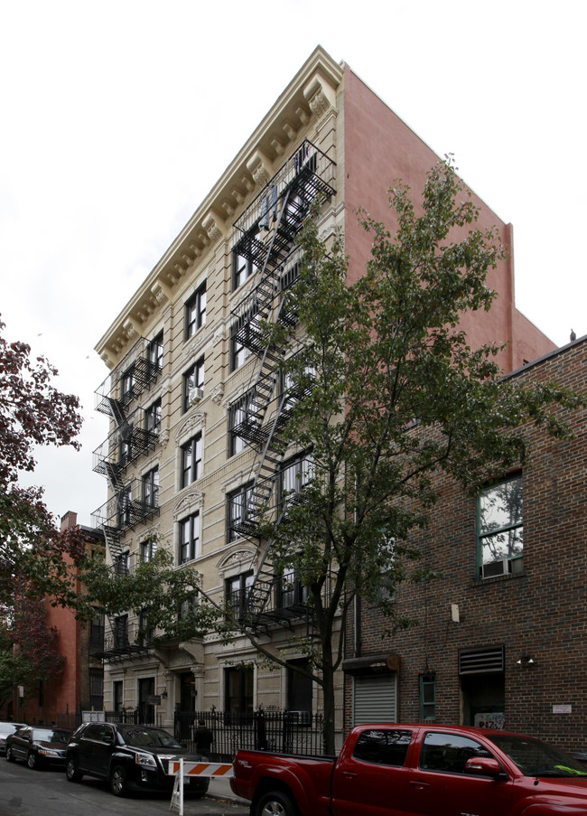 227-229 Waverly Pl in New York, NY - Building Photo - Building Photo