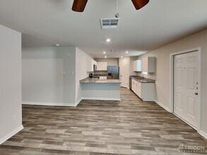 15569 Taylorcrest Dr in Cut And Shoot, TX - Building Photo - Building Photo