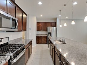 6646 Evander St in North Las Vegas, NV - Foto de edificio - Building Photo