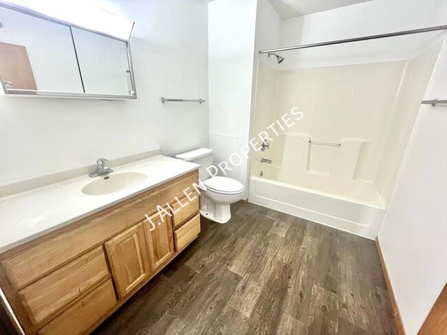 904 Riverfront Rd in Norfolk, NE - Building Photo - Building Photo