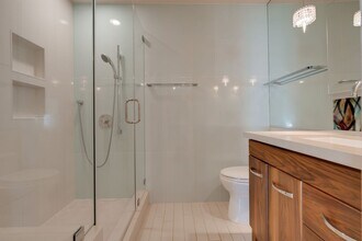 1055 Silver Lake Dr in Sacramento, CA - Building Photo - Building Photo