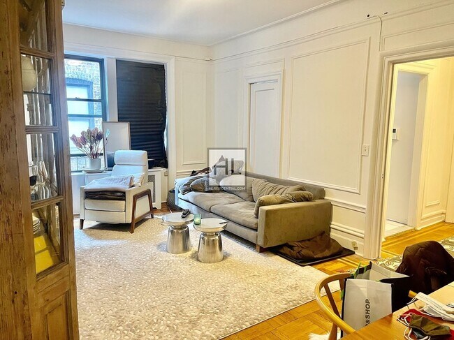 WEST 104 STREET in New York, NY - Foto de edificio - Building Photo