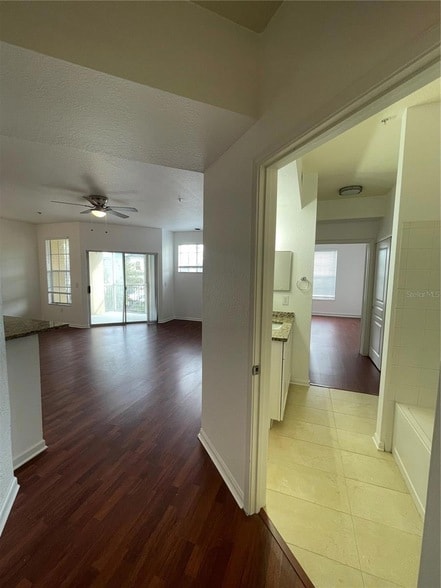 5125 Palm Springs Blvd, Unit 10208 in Tampa, FL - Building Photo - Building Photo