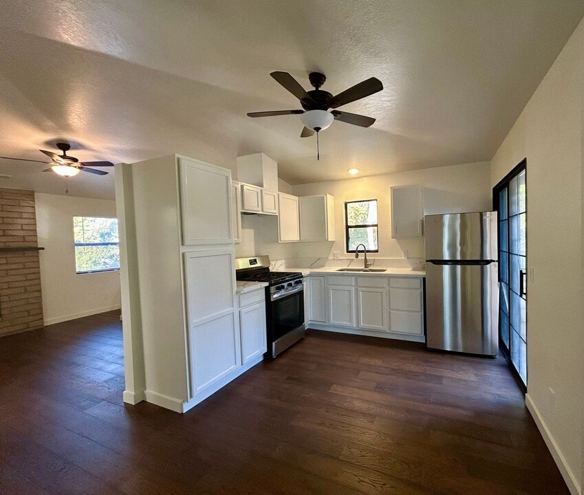 1601 San Pascual St in Santa Barbara, CA - Building Photo