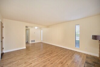 7711 Juan Way in Fair Oaks, CA - Building Photo - Building Photo