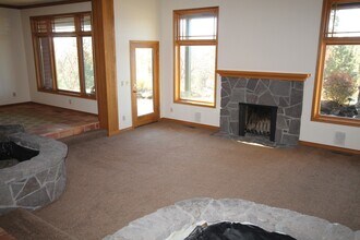 63842 Johnson Rd in Bend, OR - Building Photo - Building Photo