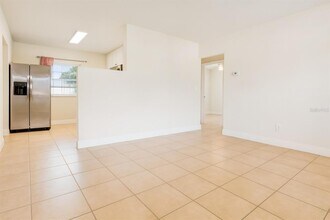 180 2nd St SW in Largo, FL - Foto de edificio - Building Photo