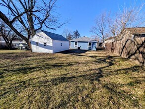 906 S 1st St in Oskaloosa, IA - Building Photo - Building Photo