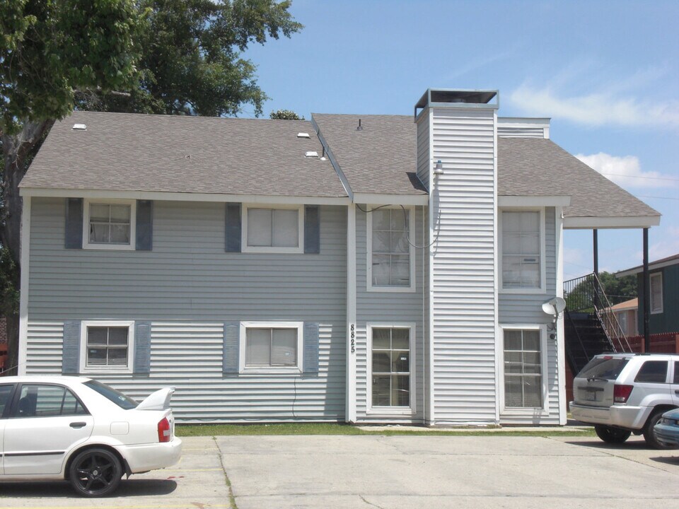 8815 GSRI Ave in Baton Rouge, LA - Building Photo