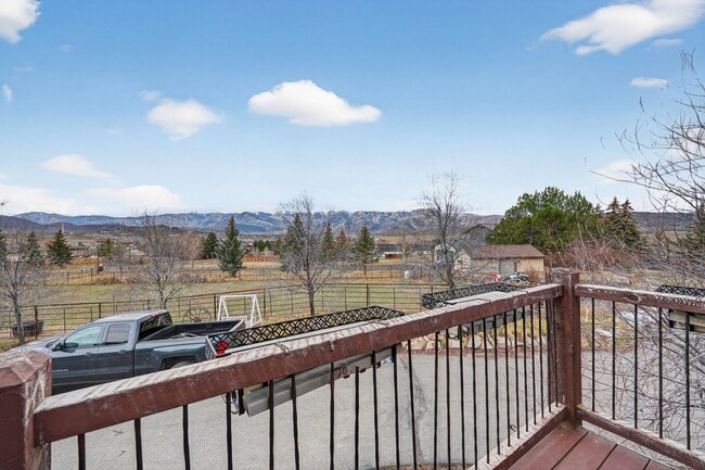 7693 Whileaway Rd W in Park City, UT - Foto de edificio - Building Photo