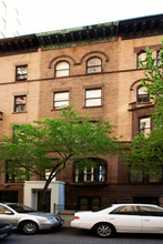 323 W 82nd St in New York, NY - Building Photo - Building Photo