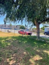3903 Independence Ave in South Gate, CA - Foto de edificio - Building Photo