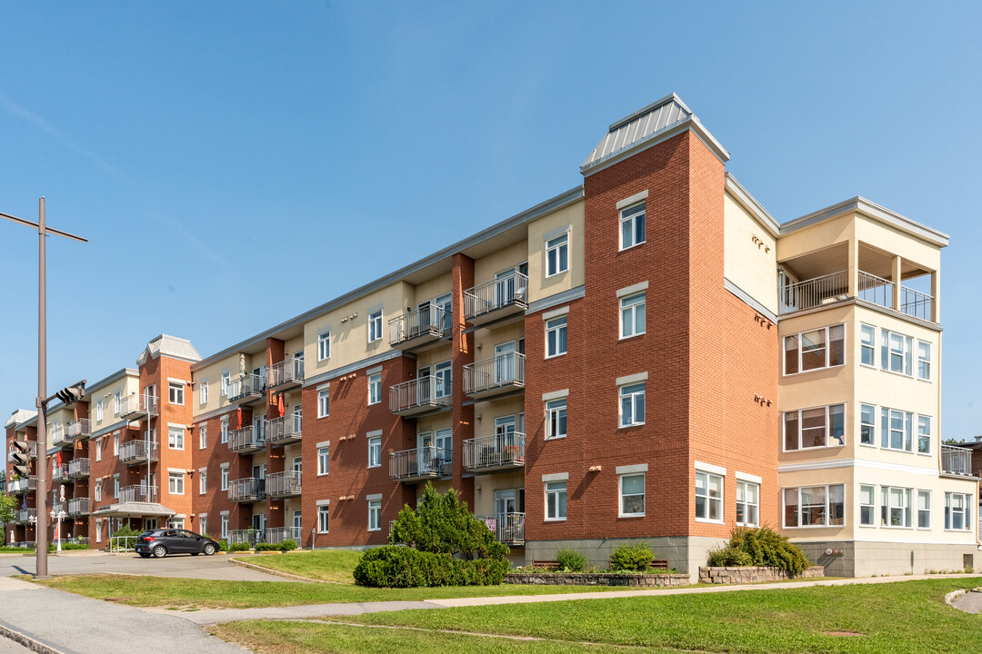 255 Wilfrid-Hamel Boul in Québec, QC - Building Photo