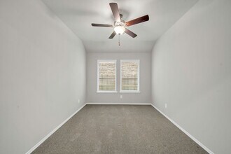 31619 Madrone Berry Ct in Conroe, TX - Building Photo - Building Photo