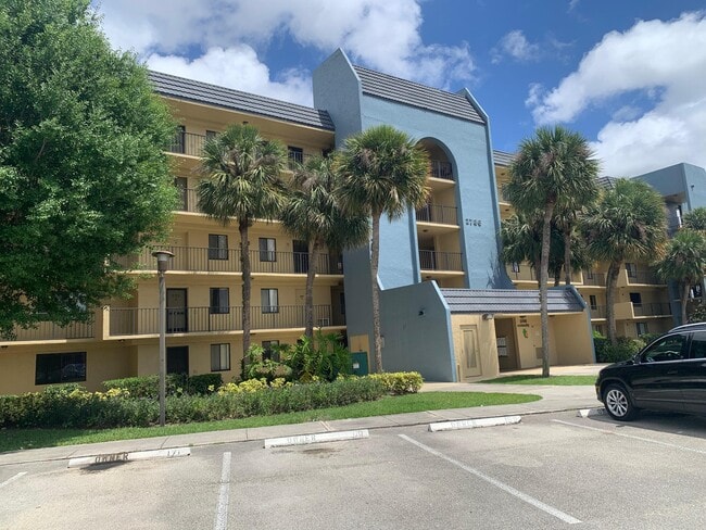 property at 2786 Tennis Club Dr