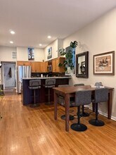 1255 N Honore St, Unit 1 in Chicago, IL - Foto de edificio - Building Photo