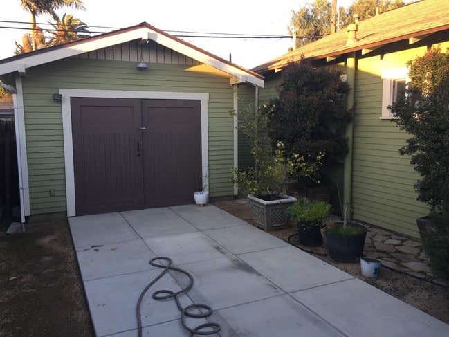 3011 E 5th St in Long Beach, CA - Building Photo - Building Photo