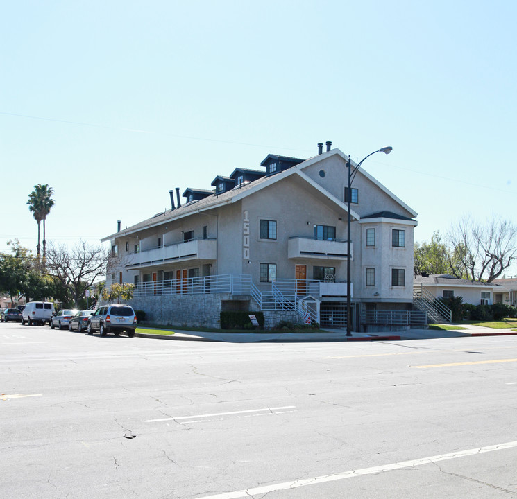 1500 W Victory Blvd in Burbank, CA - Building Photo