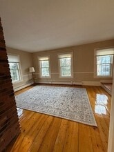 12 Mayhew St in Hopkinton, MA - Building Photo - Building Photo