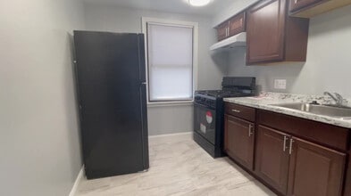 4945 Sheriff Rd NE in Washington, DC - Building Photo - Building Photo
