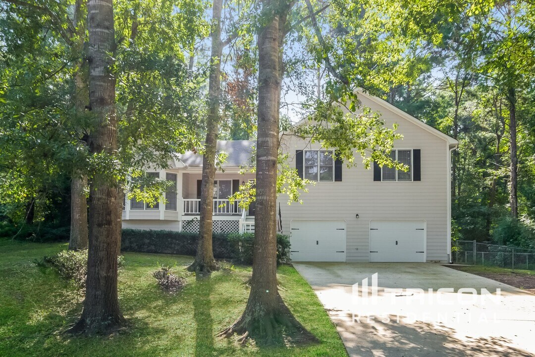 91 Stratford Dr in Douglasville, GA - Building Photo
