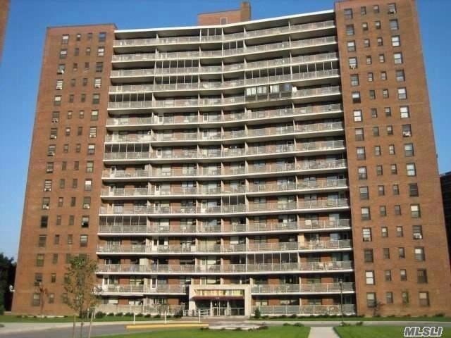61-25 98th St-Unit -4G in Queens, NY - Building Photo