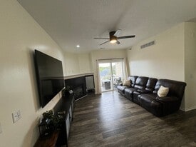 1207 NE 5th Ln in Ankeny, IA - Building Photo