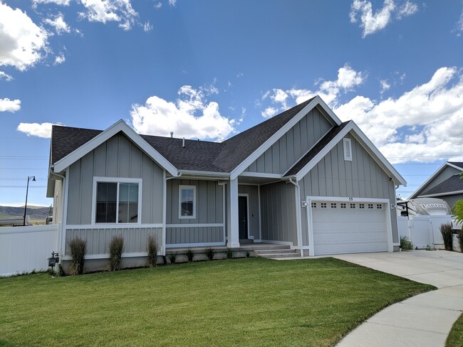 property at 53 E Paradise Ct