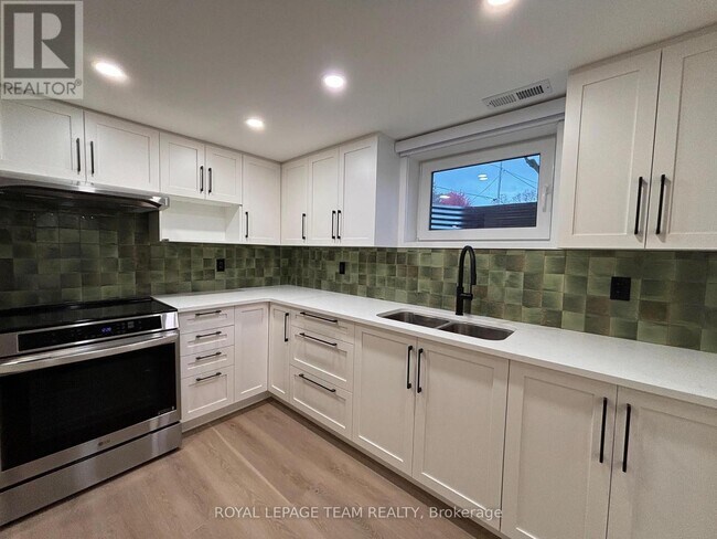 2177 Dublin Ave in Ottawa, ON - Building Photo - Building Photo