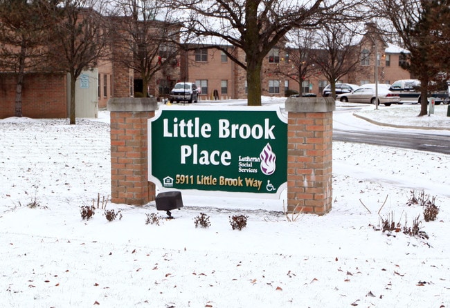 Little Brook Place in Columbus, OH - Building Photo - Building Photo