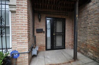 622 E Oakwood Blvd, Unit 1st Floor in Chicago, IL - Foto de edificio - Building Photo