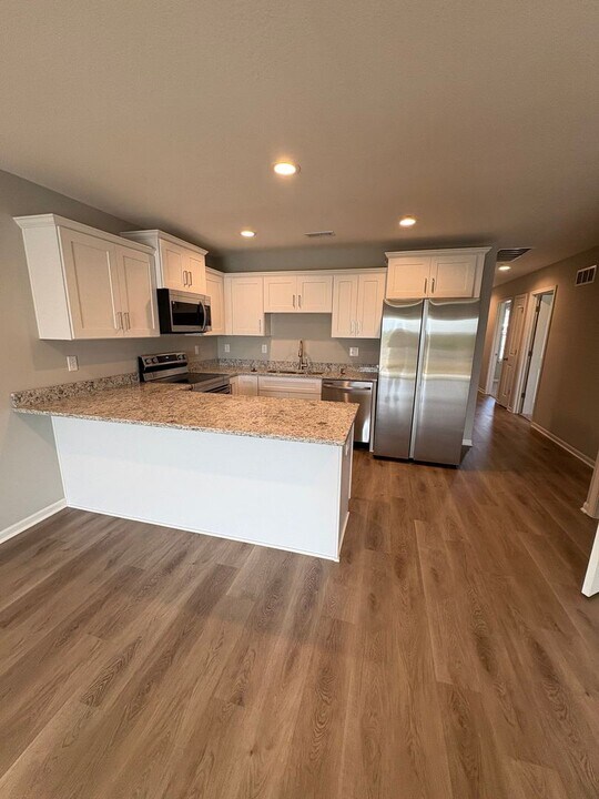 643 Fall Meadow Ln in Belton, MO - Building Photo