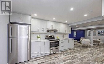 62 Goldcrest Rd in Brampton, ON - Building Photo