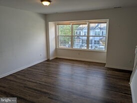 6 Millstream Rd in Pine Hill, NJ - Building Photo