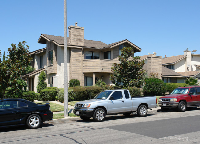 Saguaro Street Apartments Bldg 1 in Lake Forest, CA - Building Photo - Building Photo