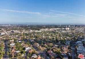10430 Wilshire Blvd in Los Angeles, CA - Building Photo