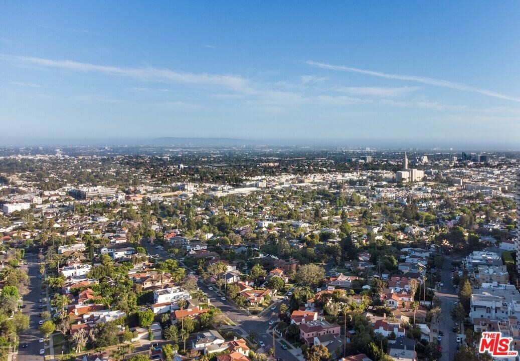 10430 Wilshire Blvd in Los Angeles, CA - Building Photo