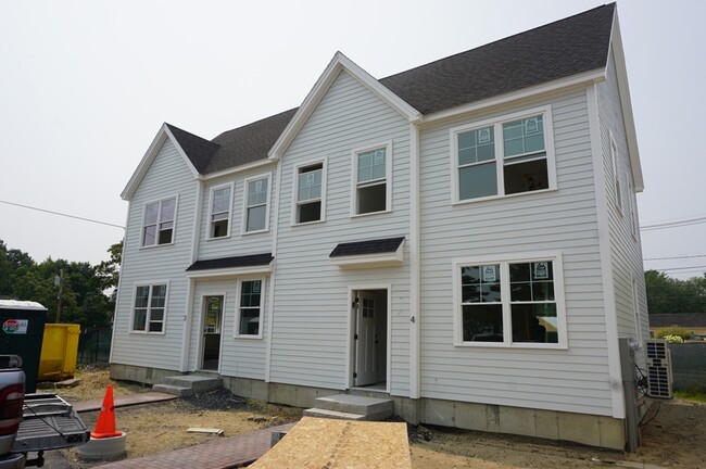 property at 8 Hoxton Ln