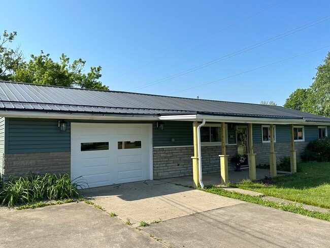 201 Sherwood Dr in Cranberry Township, PA - Building Photo - Building Photo