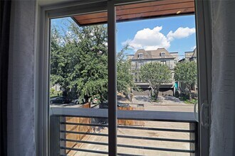 2310 McDuffie St in Houston, TX - Building Photo - Building Photo