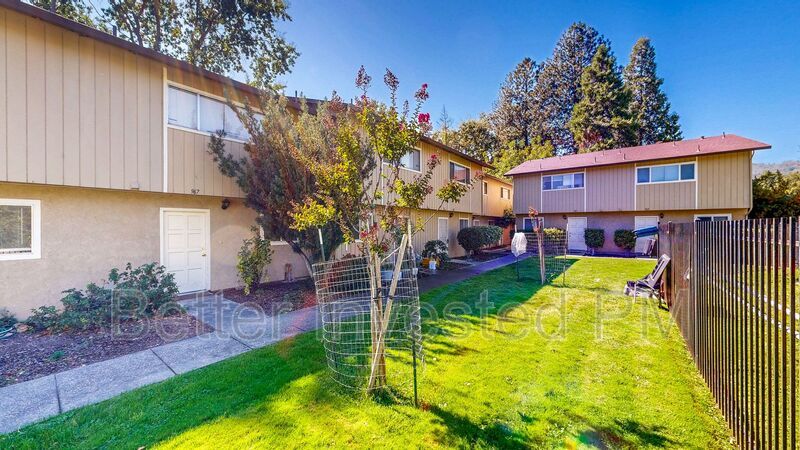 969 Marlene St in Ukiah, CA - Building Photo