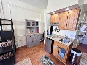 1324 Locust St, Unit 1409 in Philadelphia, PA - Building Photo - Building Photo