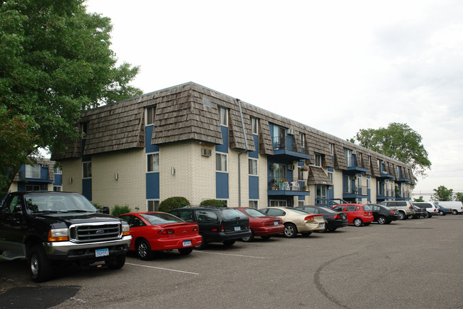 Apartments on 6th Avenue in Osseo, MN - Building Photo - Building Photo