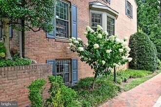 5153 Westbard Ave in Bethesda, MD - Building Photo - Building Photo