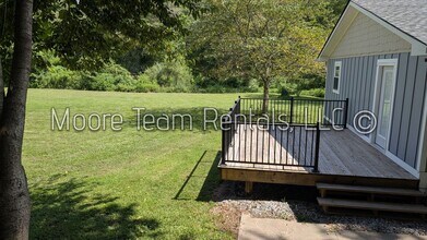 255 Brookside Dr in Hendersonville, NC - Foto de edificio - Building Photo