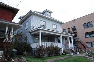 2225 NW Glisan St in Portland, OR - Building Photo - Building Photo